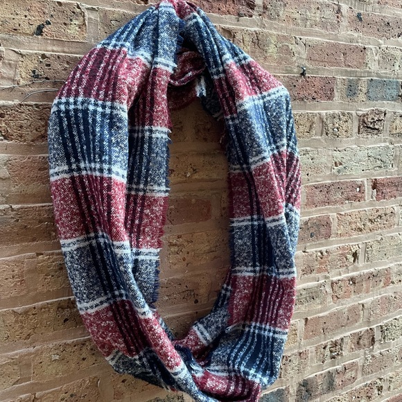 Navy and Red Blanket Infinity Scarf - Picture 3 of 8